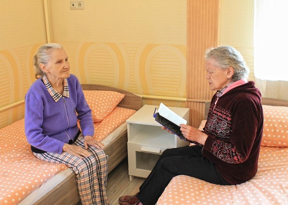 Пансионат после инсульта nursing home. Тёплые беседы пансионат Москва. Дом престарелых в Бутово. Пожилые люди. Пансионат для пожилых людей.